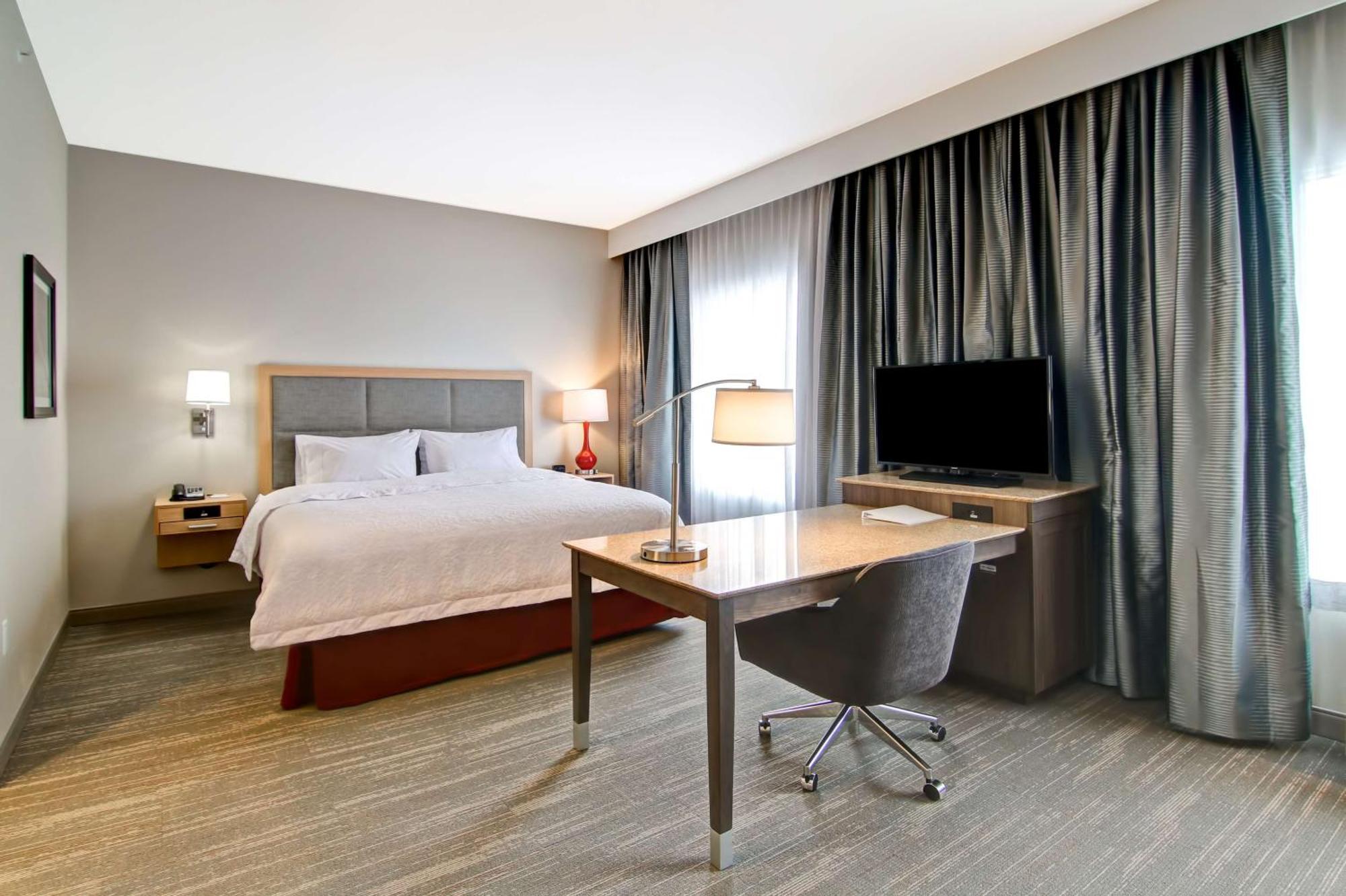 Hampton Inn & Suites By Hilton Grande Prairie Buitenkant foto