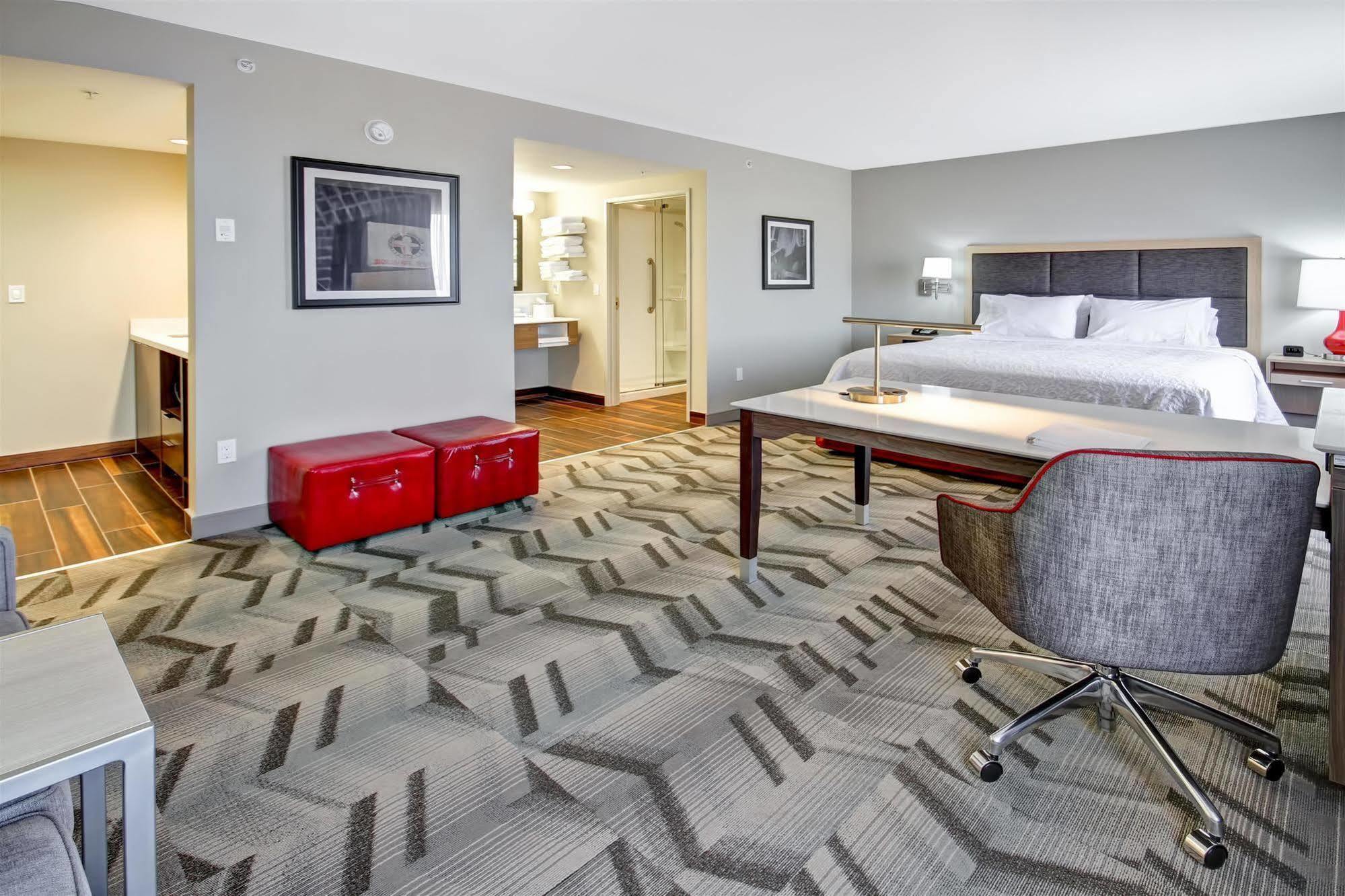 Hampton Inn & Suites By Hilton Grande Prairie Buitenkant foto